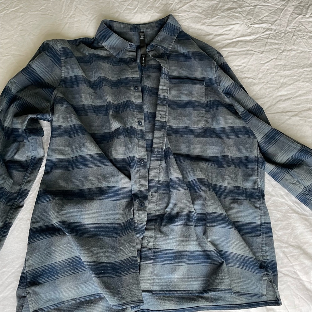 Lulu lemon shirt